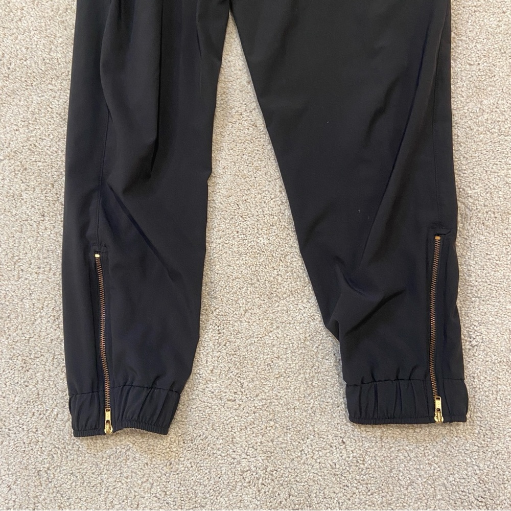 Albion Fit Black Jetsetter Joggers - Picture 5 of 12
